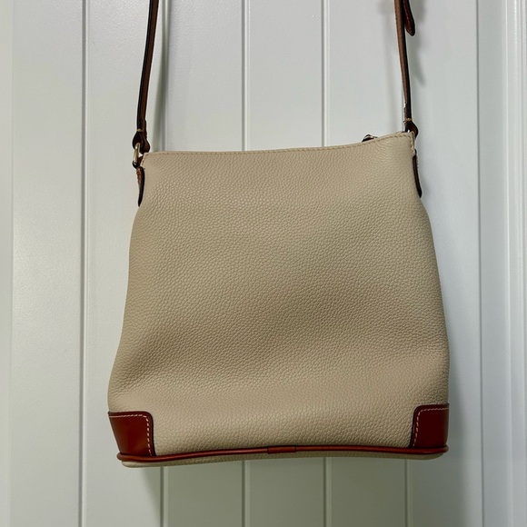 Dooney & Bourke Pebble Grain Crossbody in Bone NWOT - Picture 8 of 11
